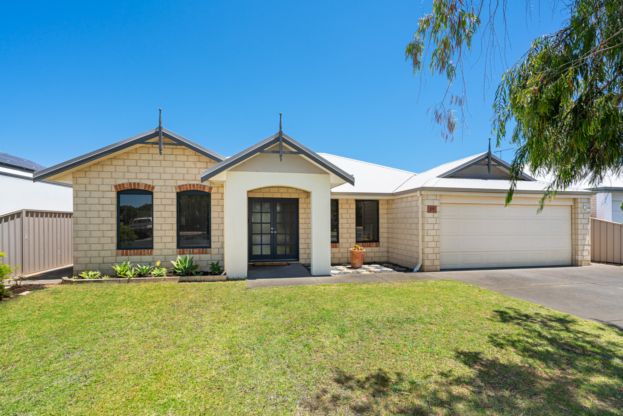 Search and Stay Destinations. Suite Accommodation in Quindalup, City of Busselton - Western Australia - Australia